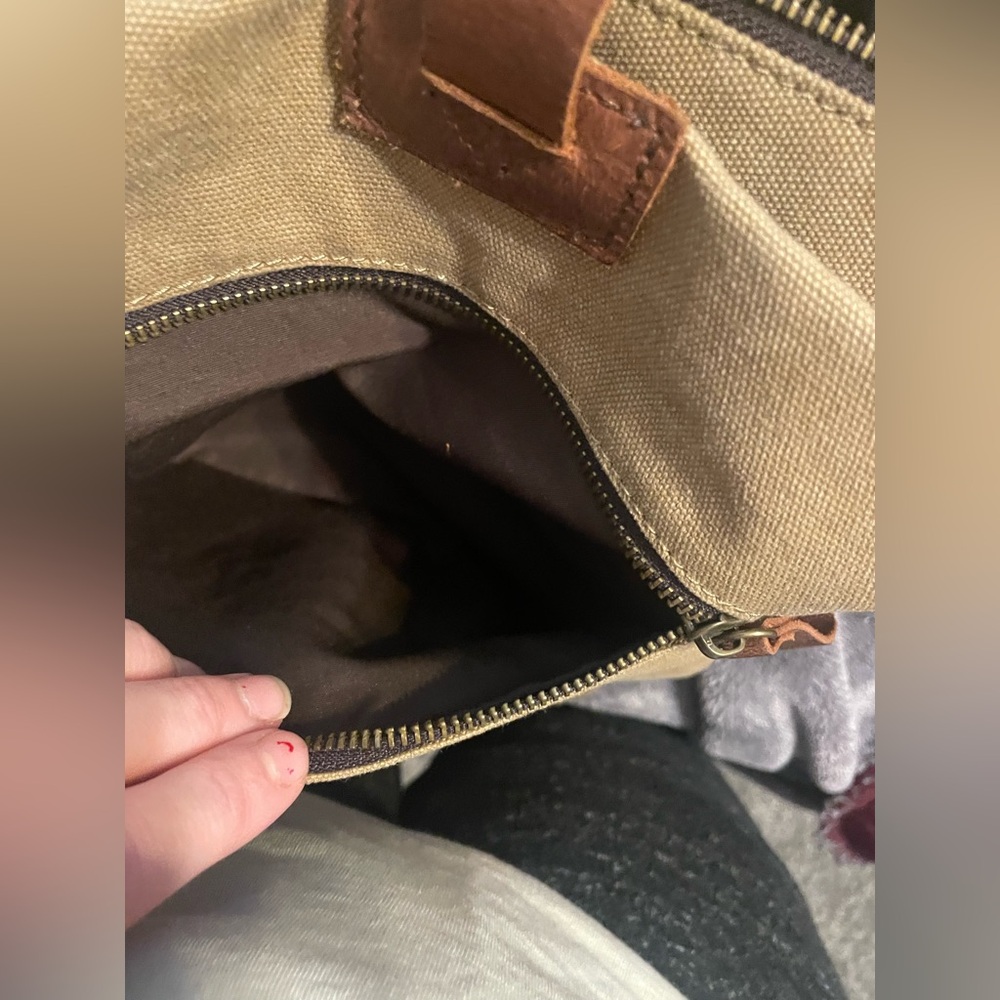 Tan Canvas Crossbody Purse *Make Offers* - Picture 7 of 9